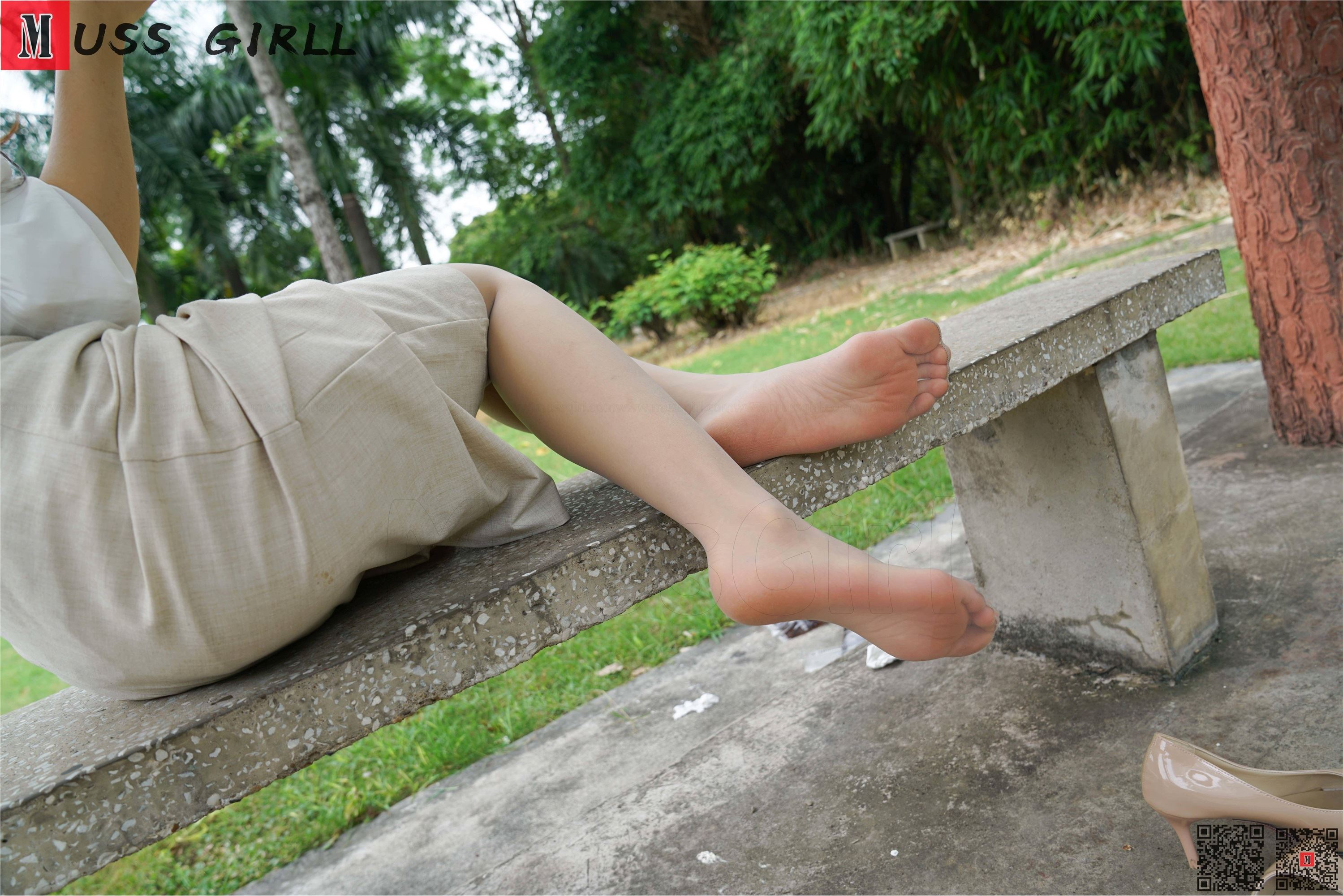 MussGirl慕丝女郎  NO.132 公园制服薄丝